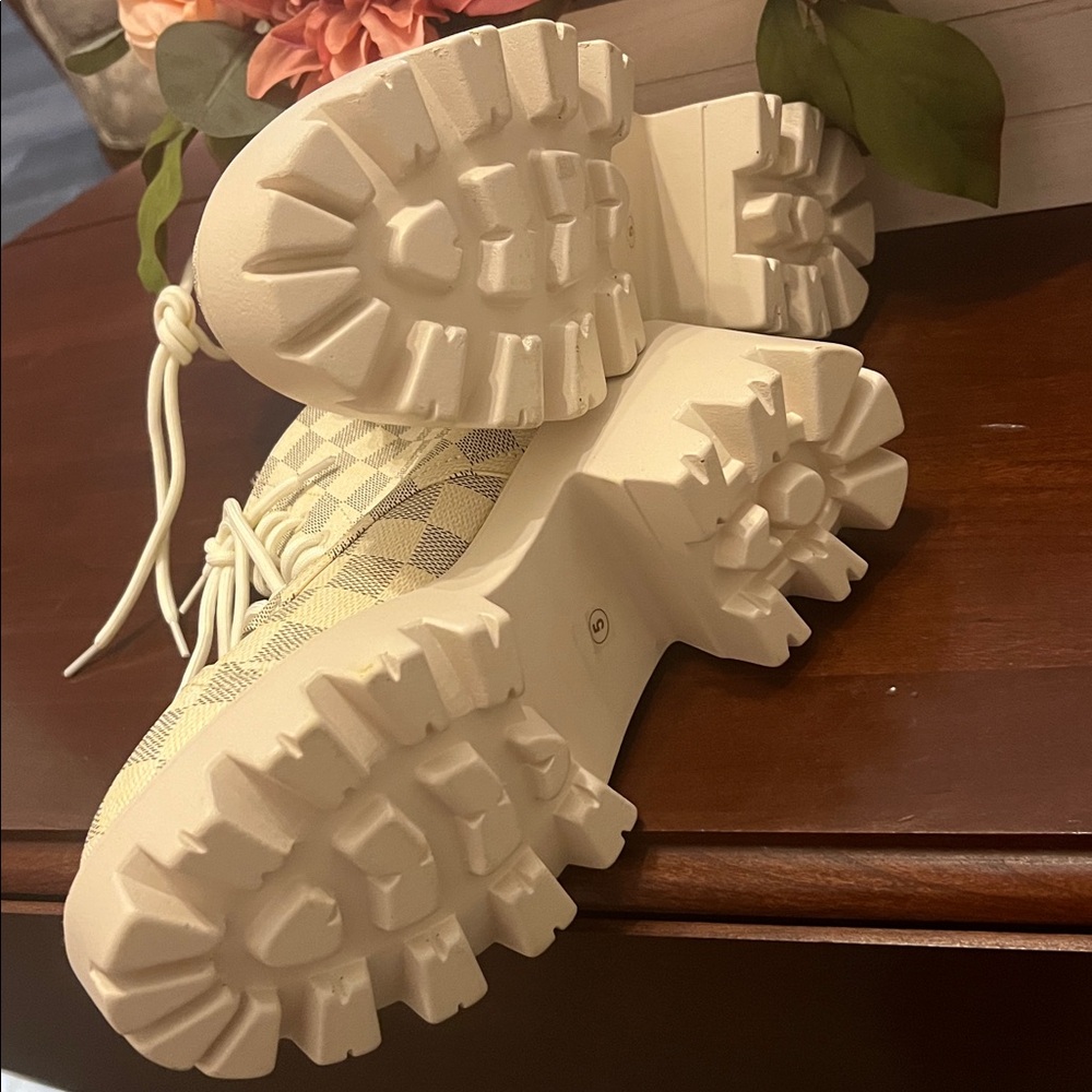 Checkered Lace-Up Ankle Boots - Picture 6 of 6